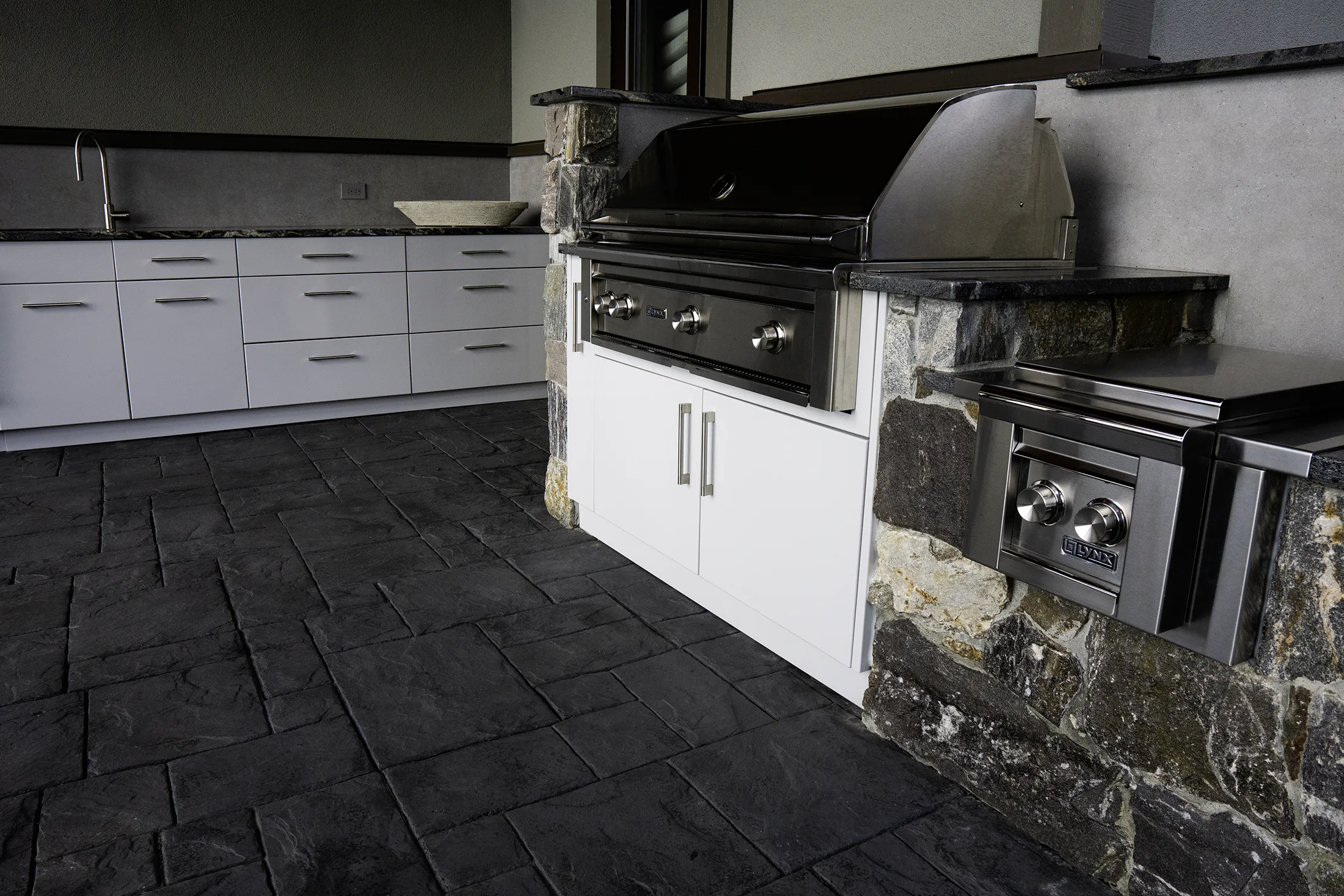 Outdoor Kitchen created by silver fern stainless